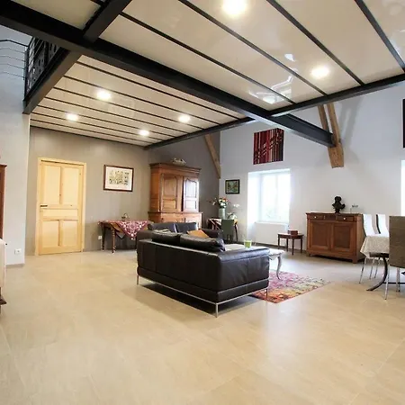Romantique, Le Suc Du Pommier Bed & Breakfast